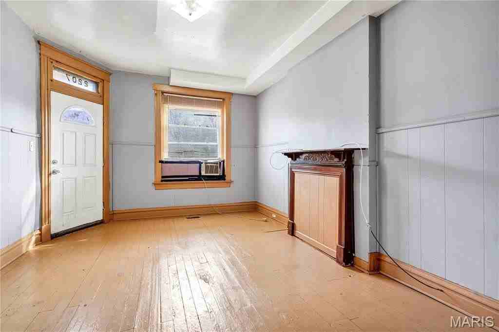 2207 Angelica St - Photo 3 of 15