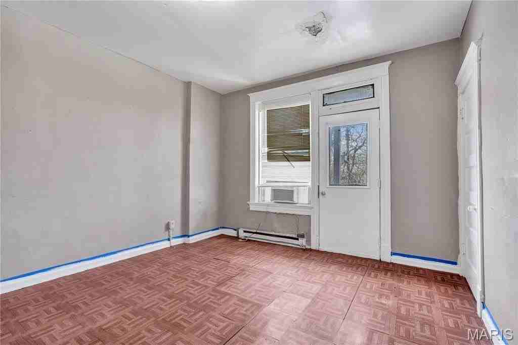 2207 Angelica St - Photo 7 of 15