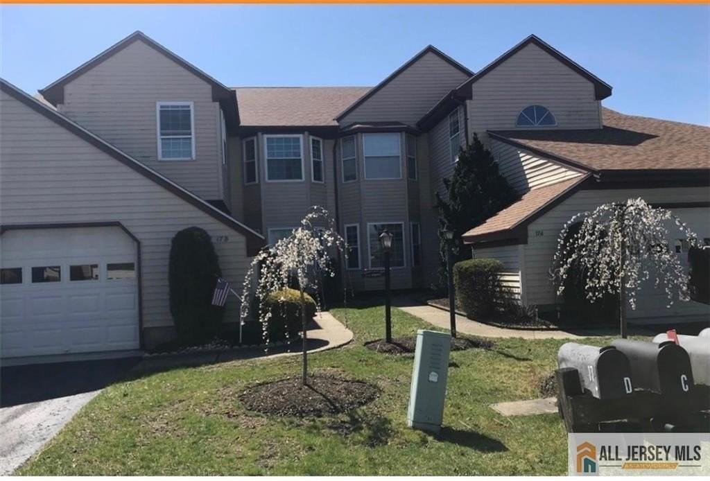 17 Dorchester Dr #17D - Photo 2 of 2