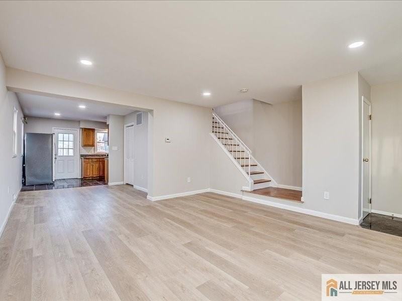 11 Hyde Ave - Photo 2 of 19