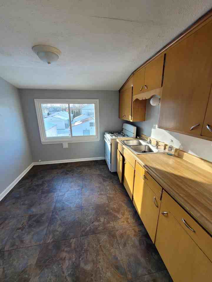 6183 N 38th St - Photo 5 of 10