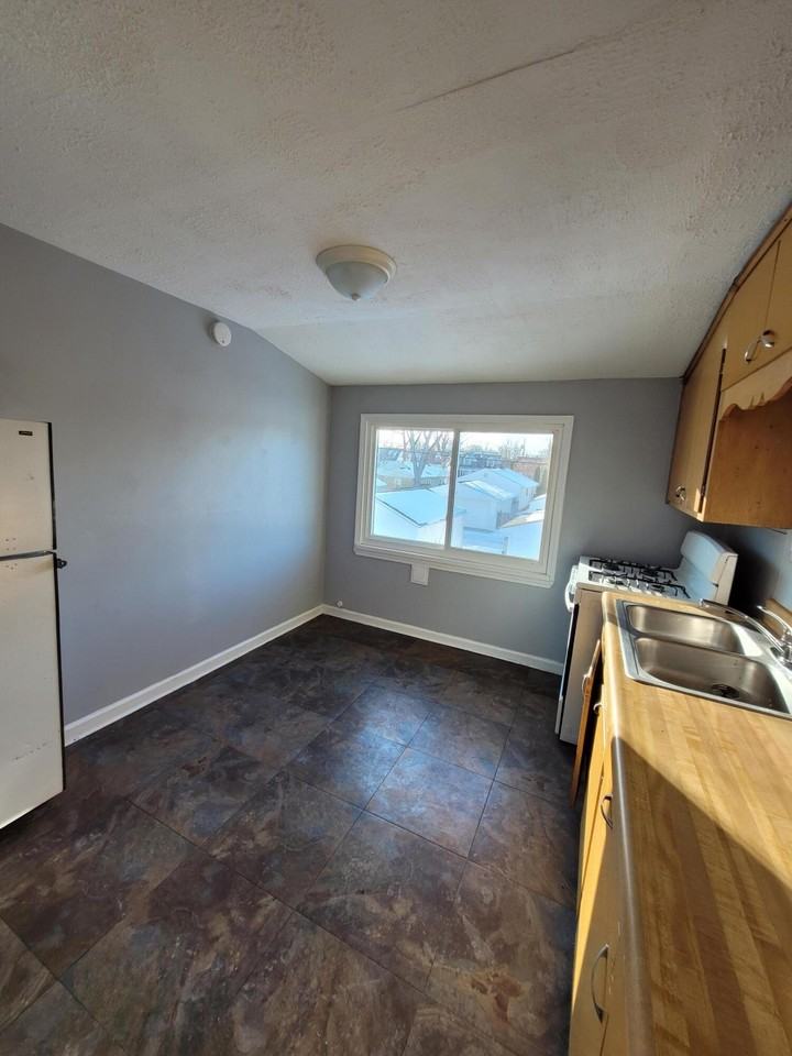 6183 N 38th St - Photo 6 of 10