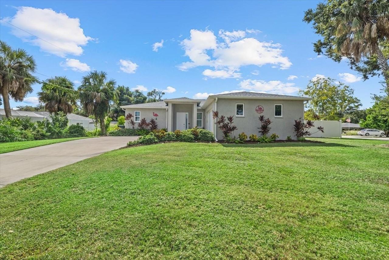 279 Avalon Rd - Photo 2 of 32