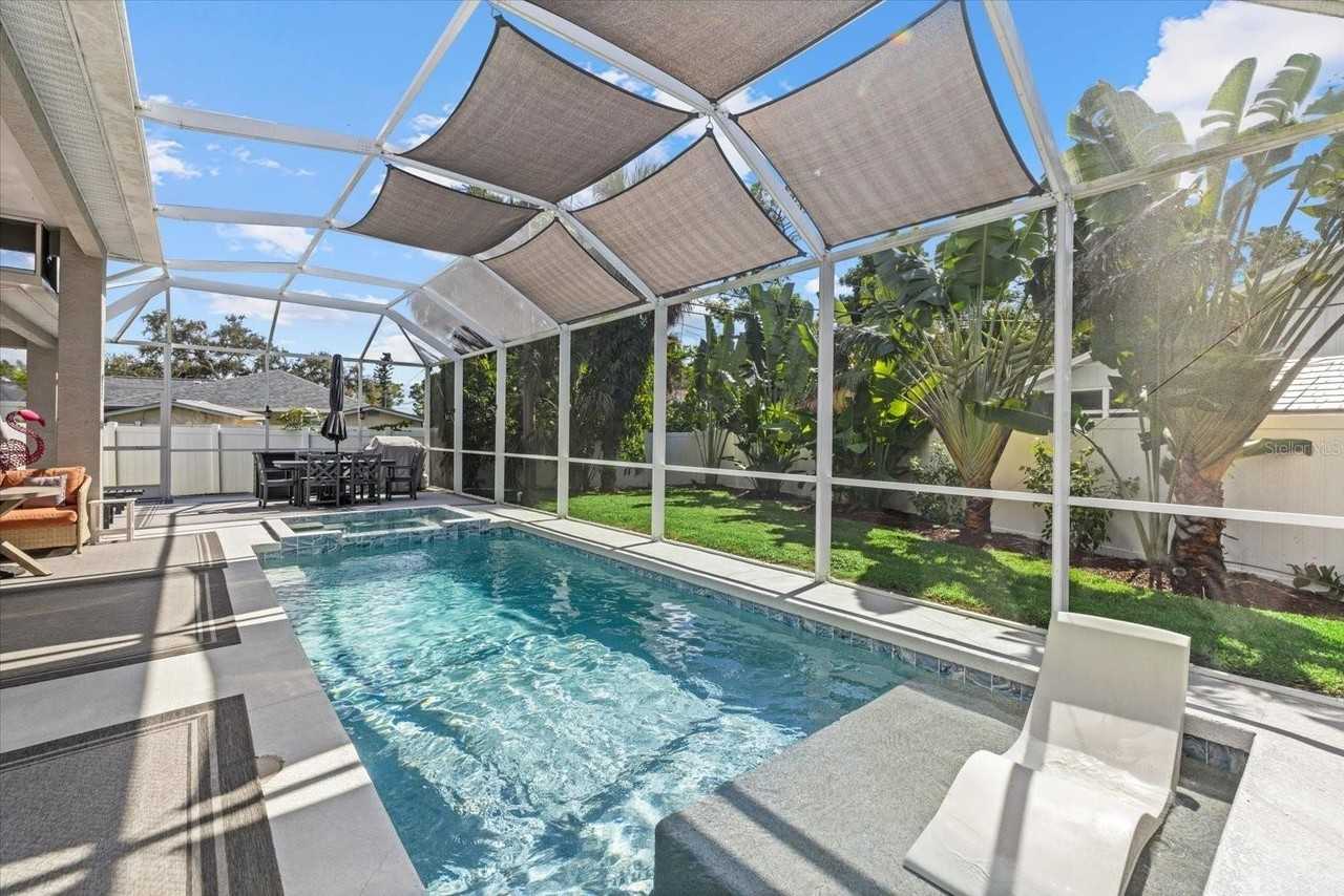 279 Avalon Rd - Photo 4 of 32