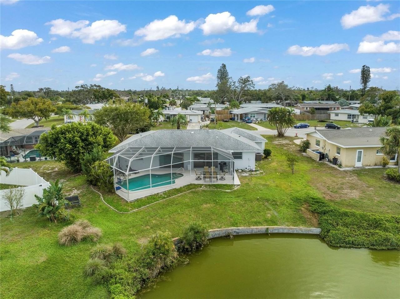 437 Hickory Rd - Photo 2 of 33