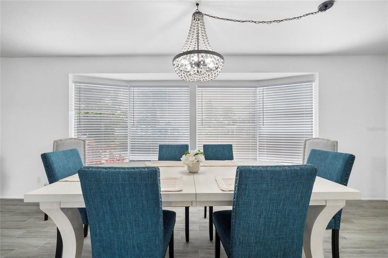 437 Hickory Rd - Photo 6 of 33