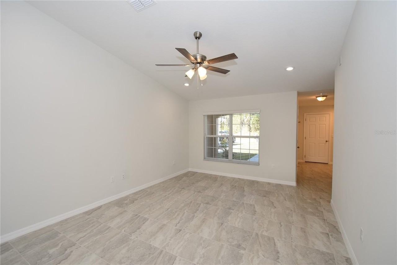 11 Buttonwood Ln #A - Photo 4 of 33