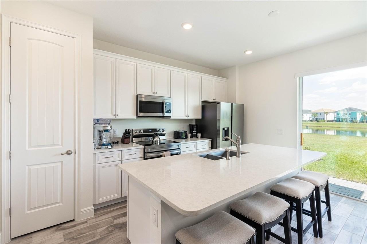 3025 Caribbean Soul Dr - Photo 6 of 50