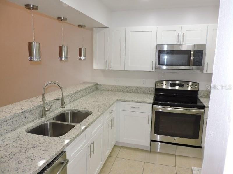 8238 Sandpoint Blvd - Photo 4 of 20