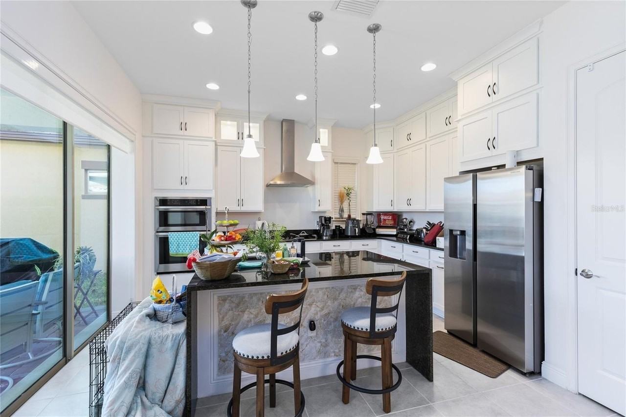 13214 Winterton Ln - Photo 3 of 33