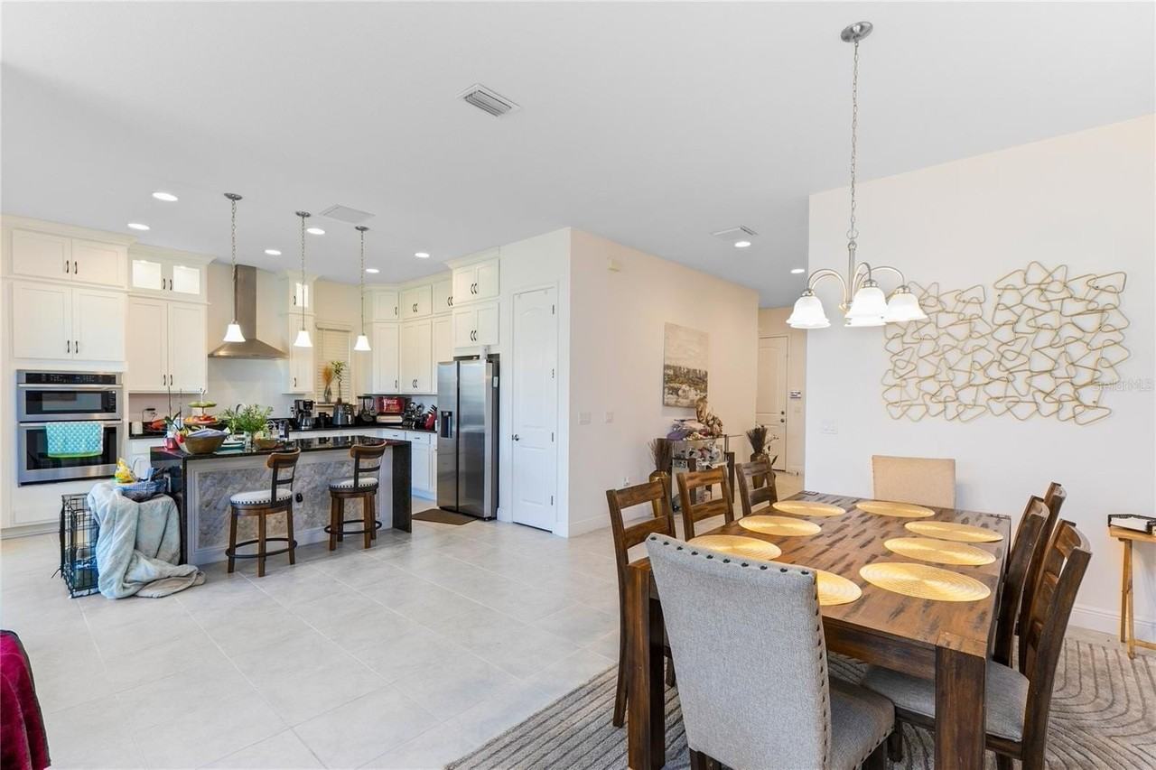 13214 Winterton Ln - Photo 5 of 33