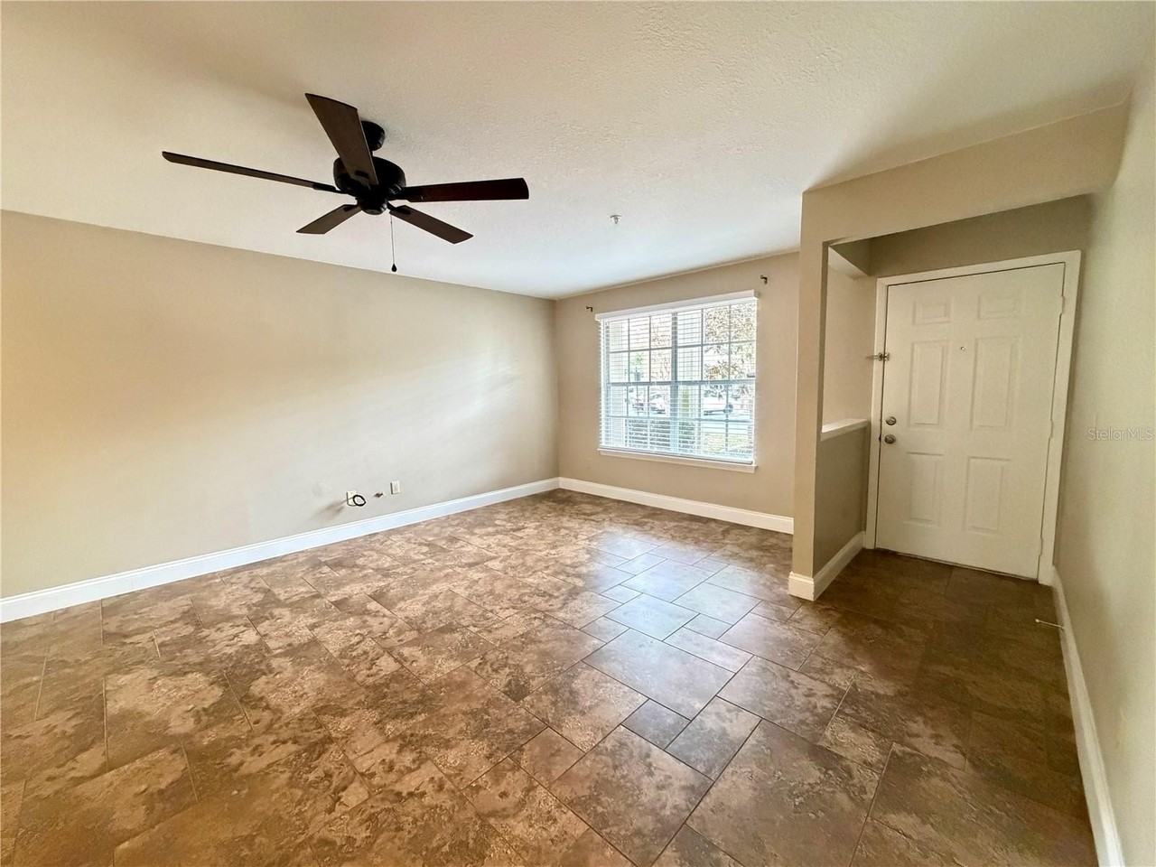 120 Reserve Cir #104 - Photo 5 of 36