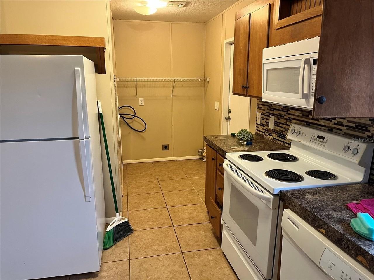 9620 Sw 24th Ave - Photo 3 of 16