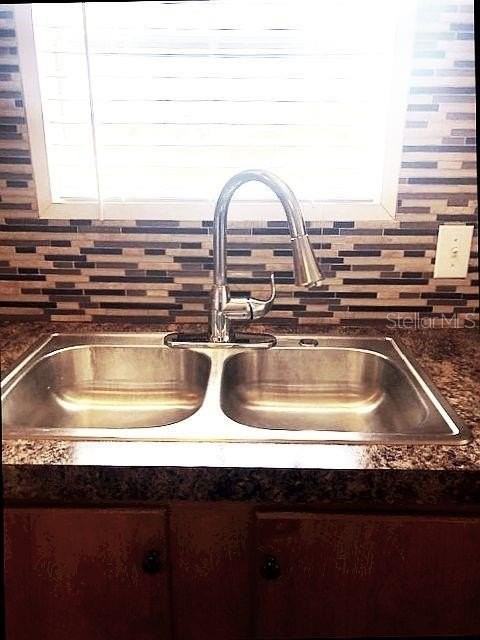 9620 Sw 24th Ave - Photo 4 of 16