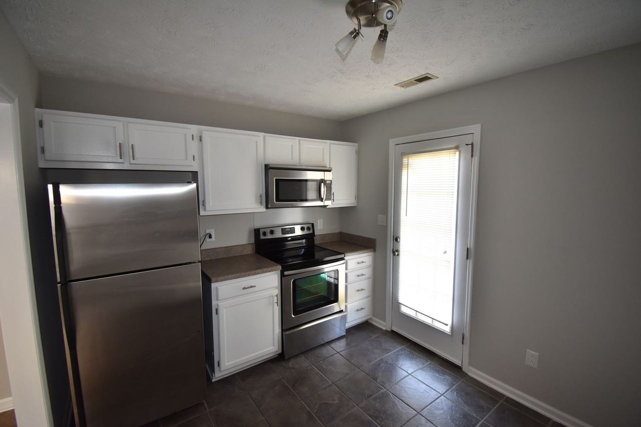 322 Porterfield Ct - Photo 7 of 18