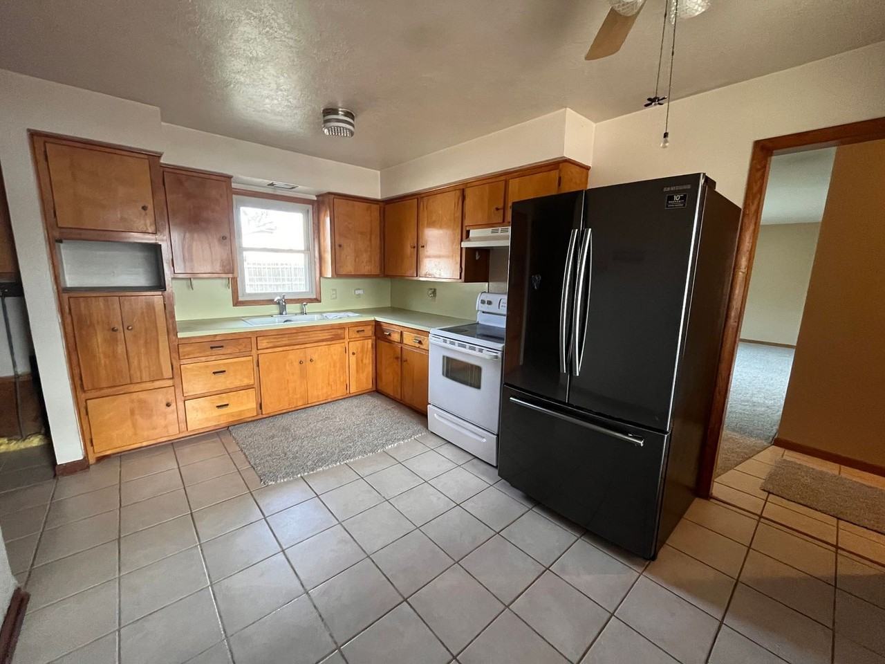 2430 W Manhattan Dr - Photo 3 of 9