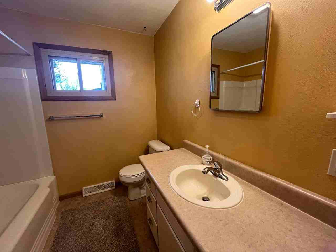 2430 W Manhattan Dr - Photo 5 of 9