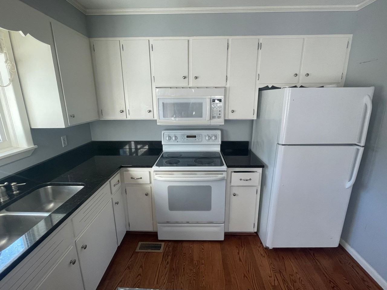 341 Toulon Dr - Photo 7 of 14