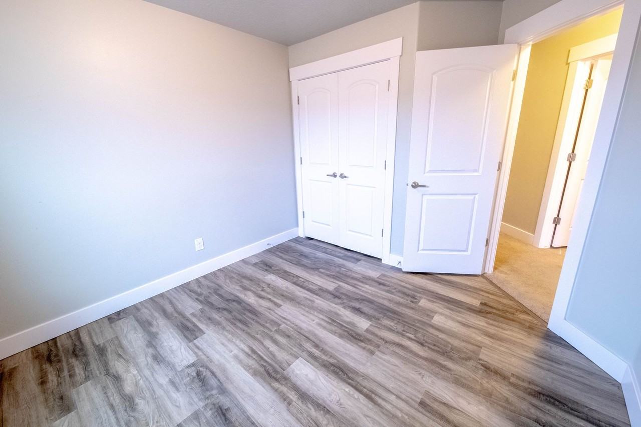 668 E Moray Hill Ct - Photo 2 of 25