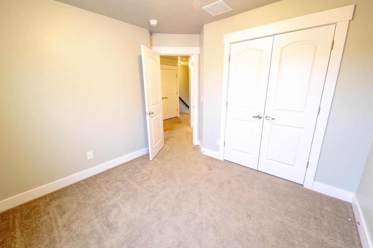 668 E Moray Hill Ct - Photo 4 of 25