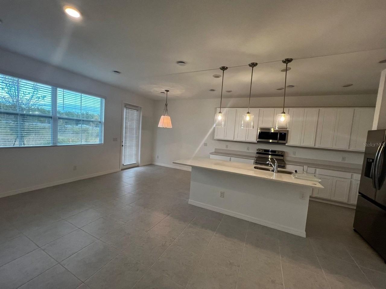 741 Longboat Dr - Photo 2 of 25