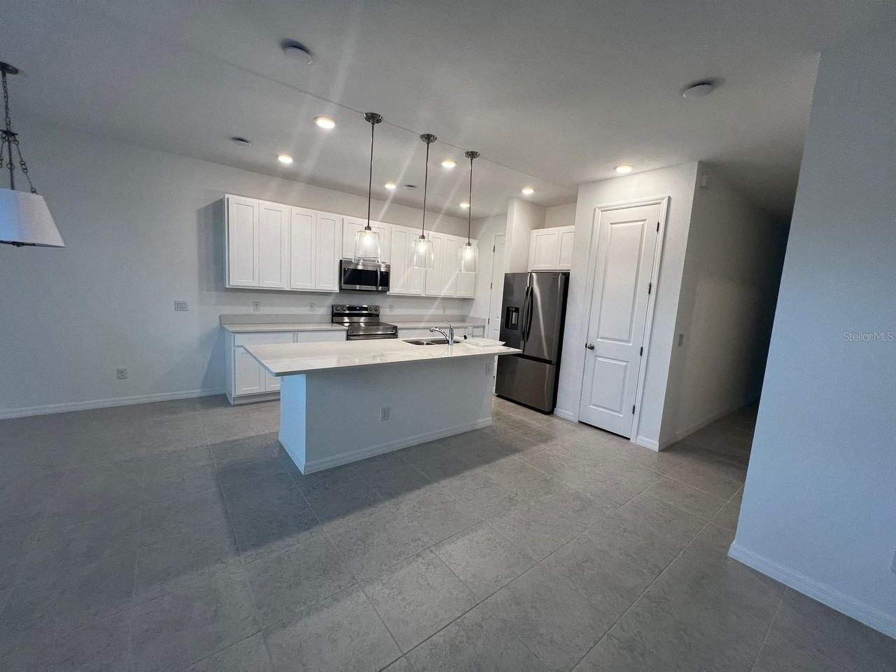 741 Longboat Dr - Photo 4 of 25