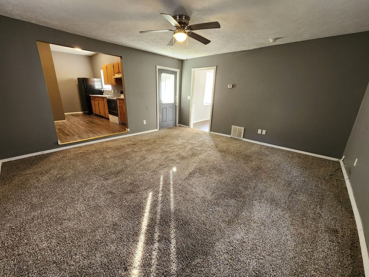 3155 W Commercial St - Photo 5 of 20