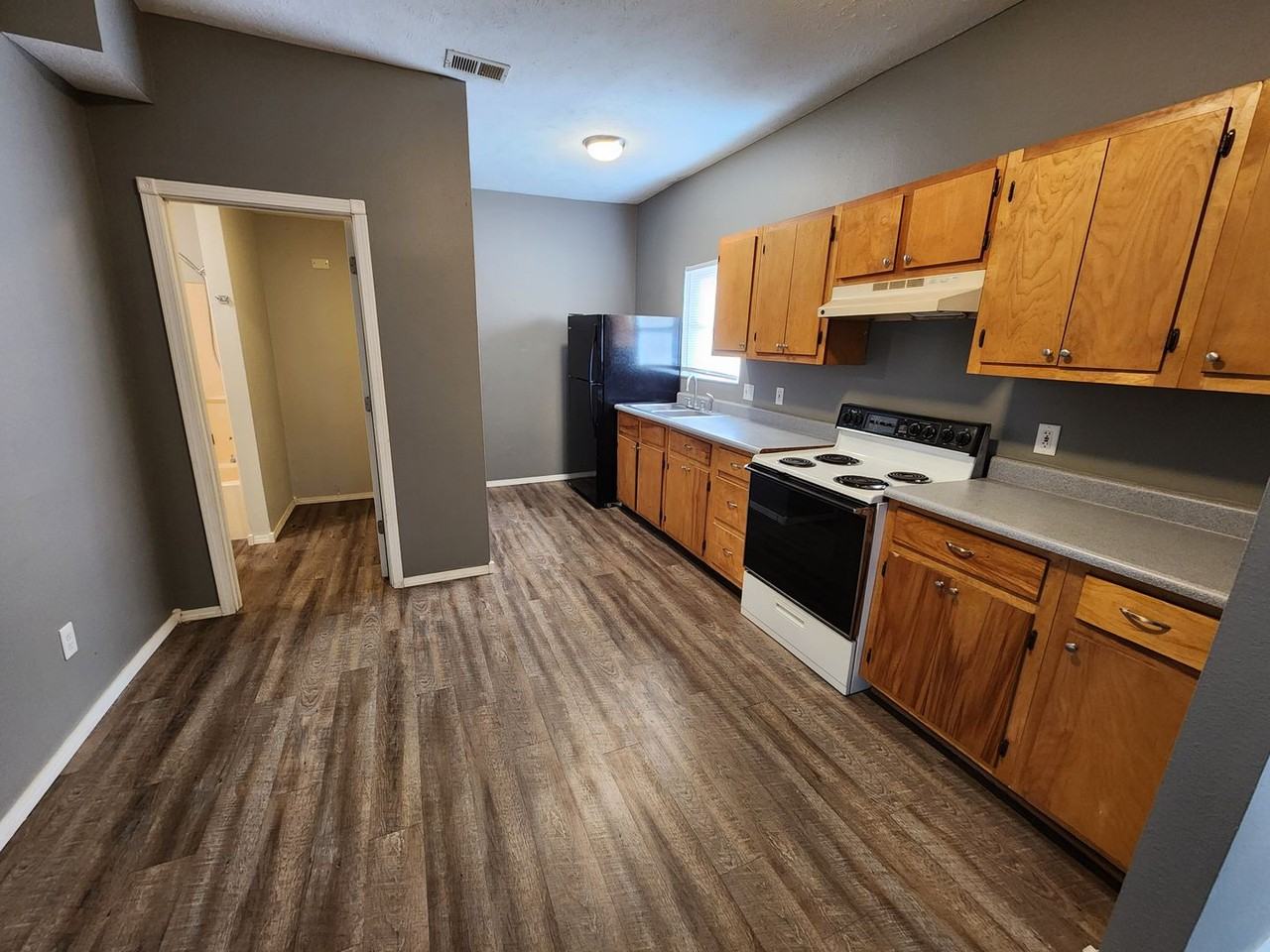 3155 W Commercial St - Photo 6 of 20