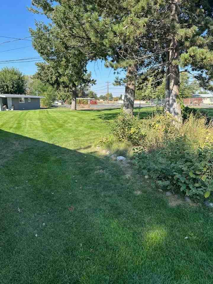 4413 Circle Pl Ne #D - Photo 2 of 3