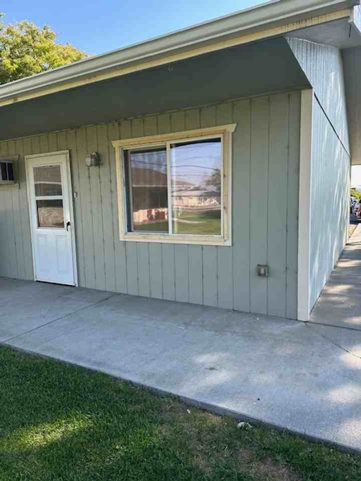 4413 Circle Pl Ne #D - Photo 3 of 3