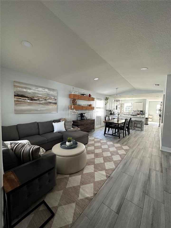 3122 W Grace St - Photo 4 of 46