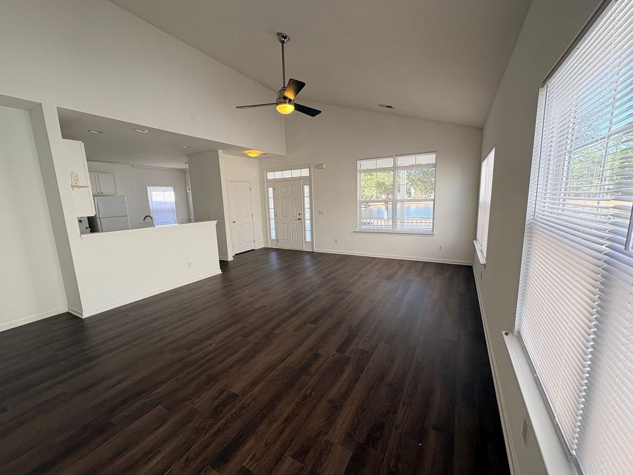 84 Buckeye St - Photo 3 of 24