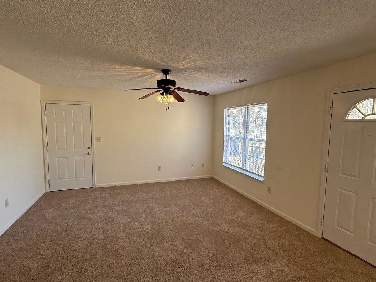 656 Cascade Ave #A - Photo 5 of 7