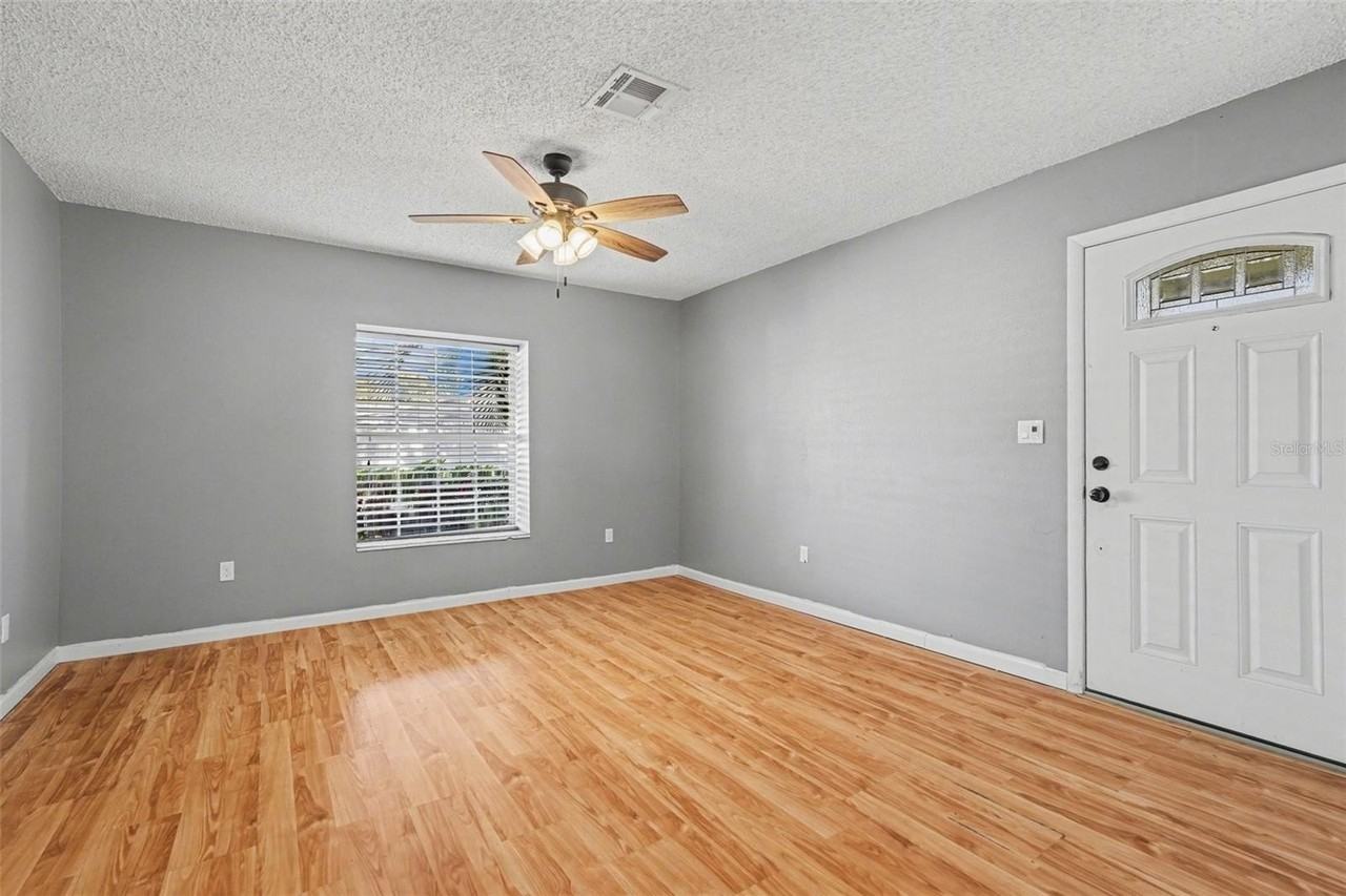 7624 Desoto Ct - Photo 5 of 17