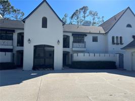 featured image of 18714 Wimbledon Cir #18714