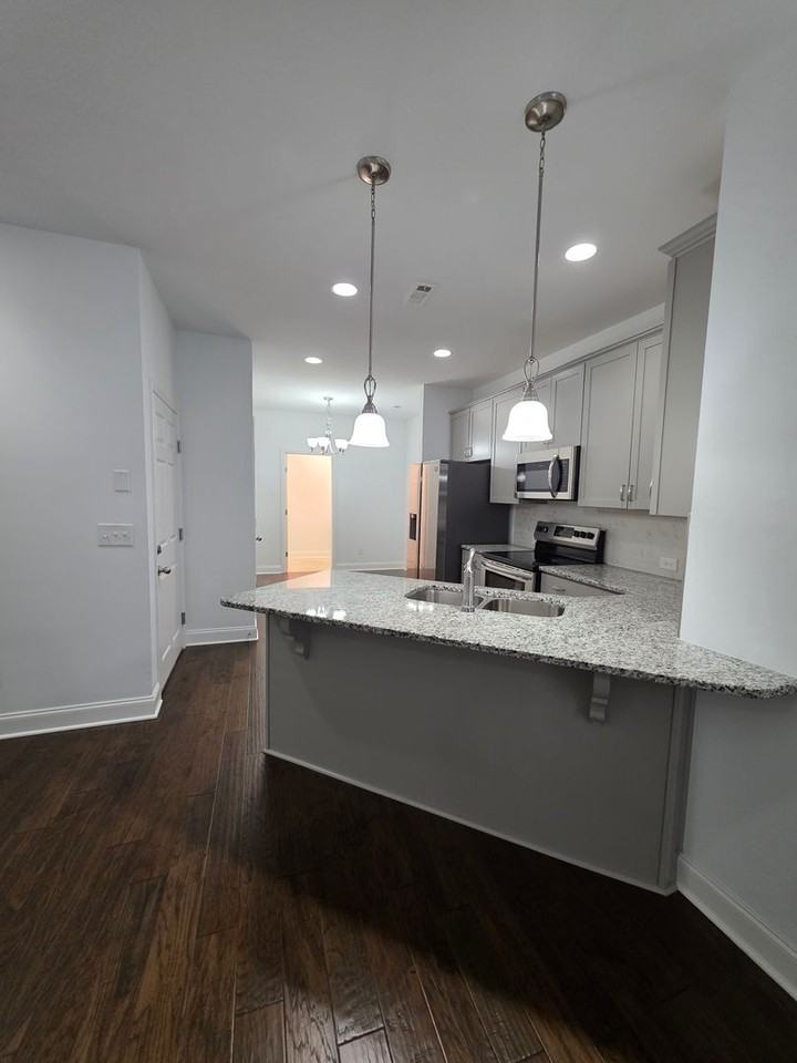 369 Carriage House Ln - Photo 7 of 38