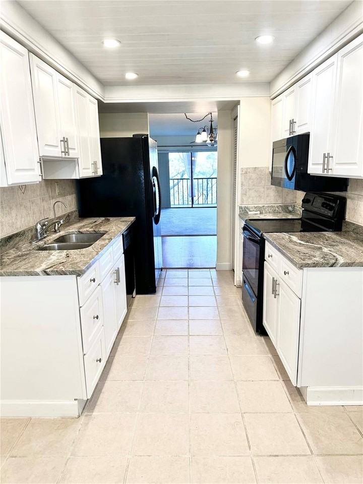 2800 Cove Cay Dr #1-6B - Photo 3 of 20