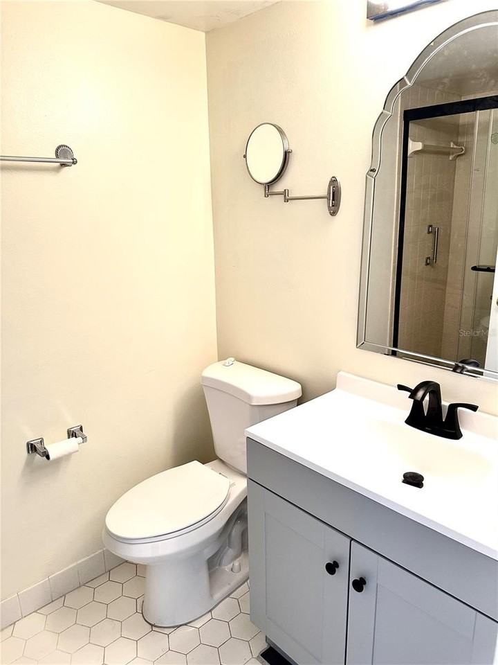 2800 Cove Cay Dr #1-6B - Photo 6 of 20
