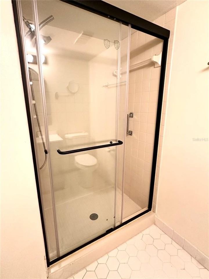 2800 Cove Cay Dr #1-6B - Photo 7 of 20