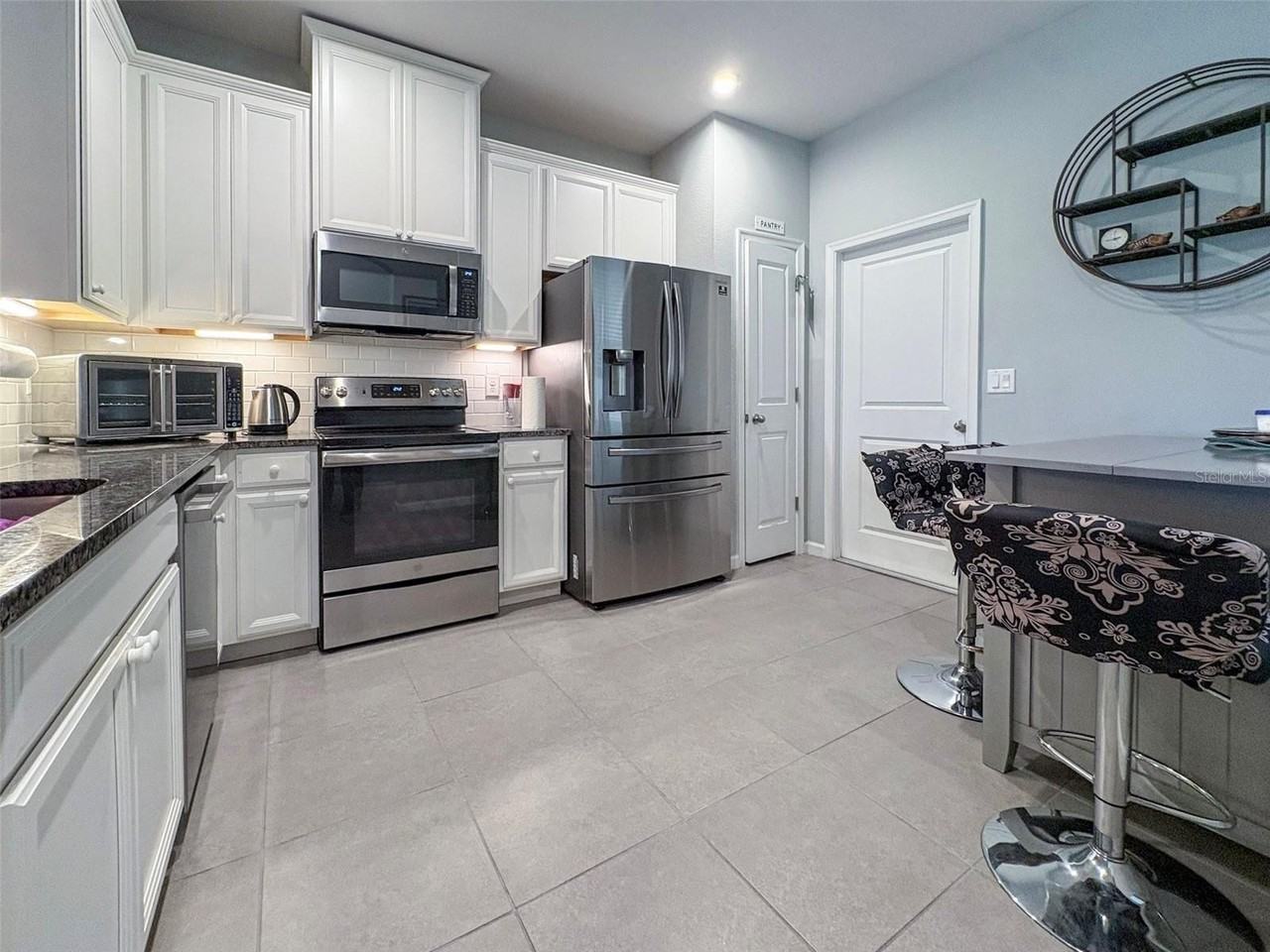 10703 Verawood Dr - Photo 5 of 21