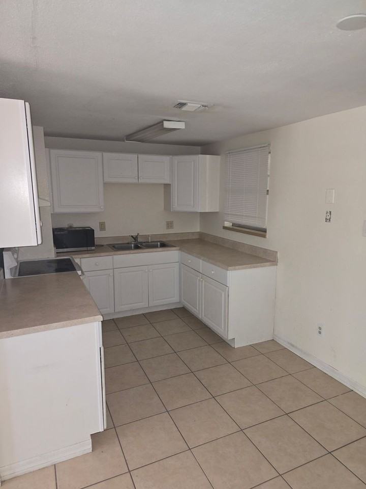 4335 Pallas Ave - Photo 3 of 18