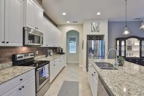 7603 S Desoto St - Photo 4 of 20