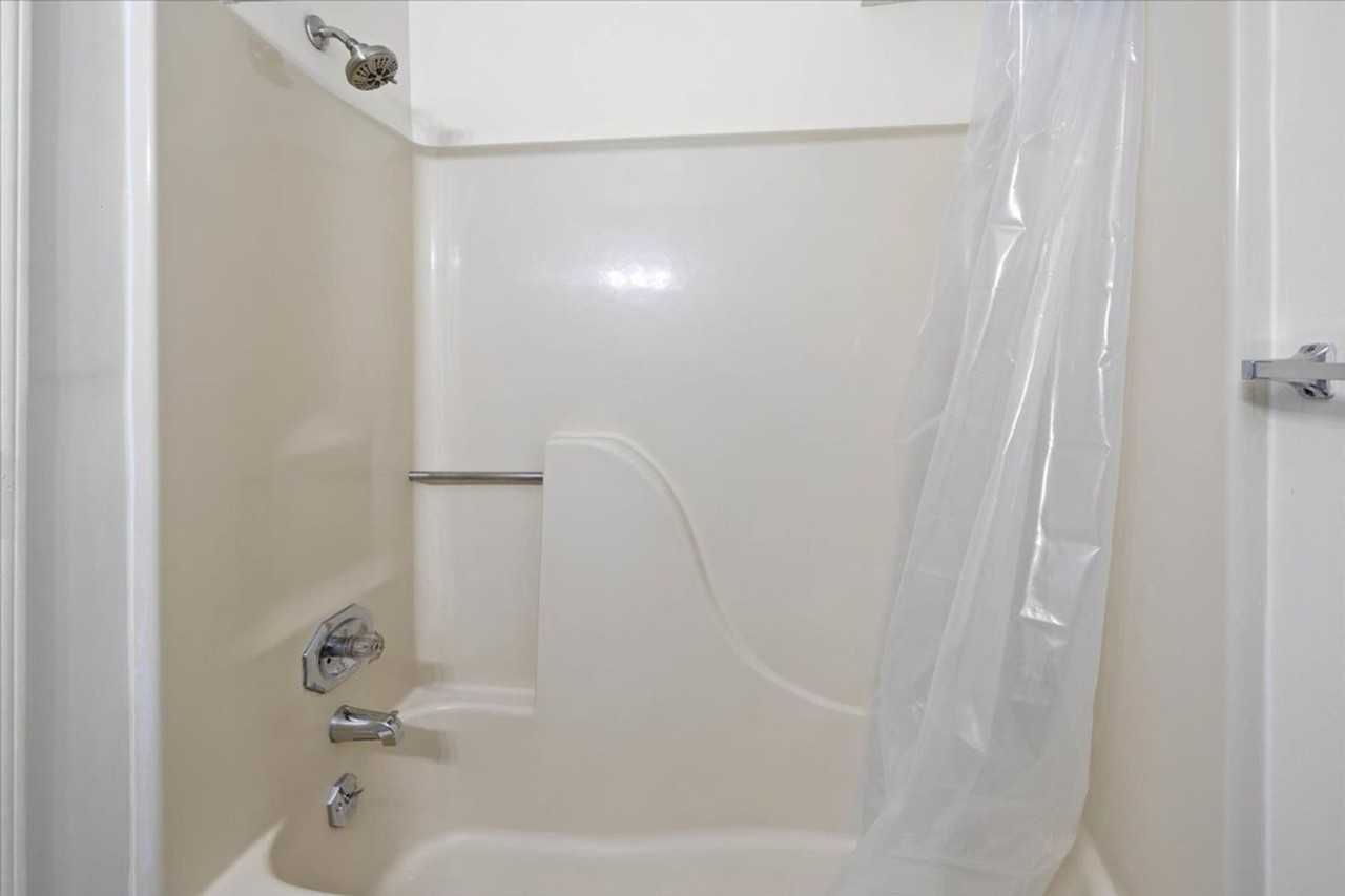 1404 University City Blvd #Q - Photo 7 of 18