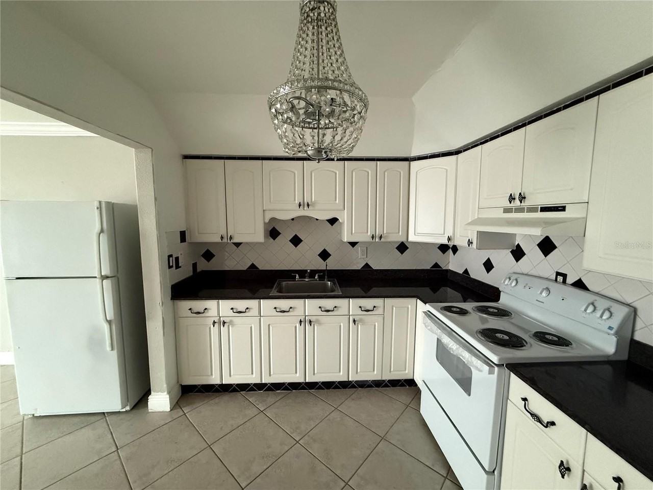 1345 Drew St #16 - Photo 3 of 13