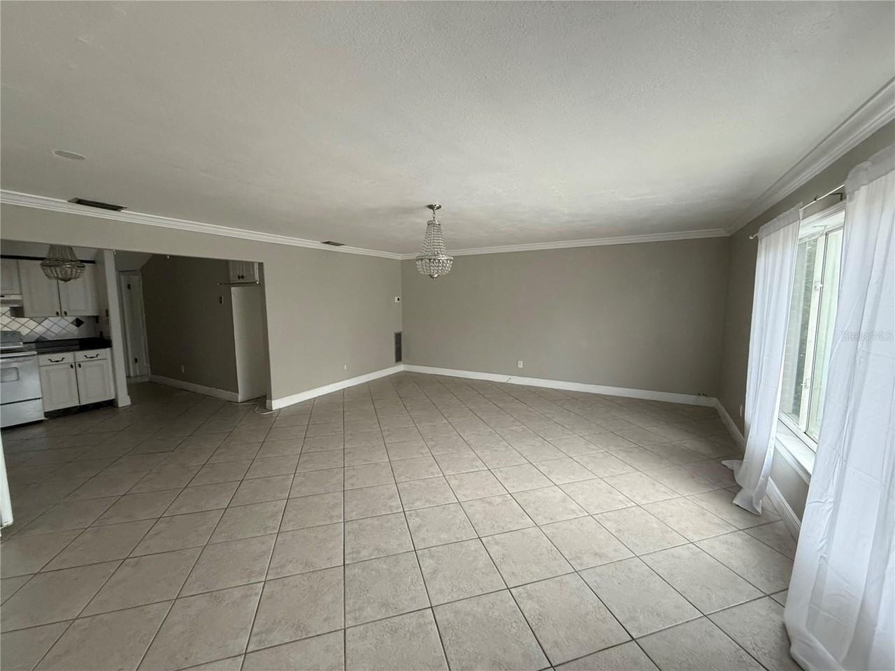 1345 Drew St #16 - Photo 5 of 13