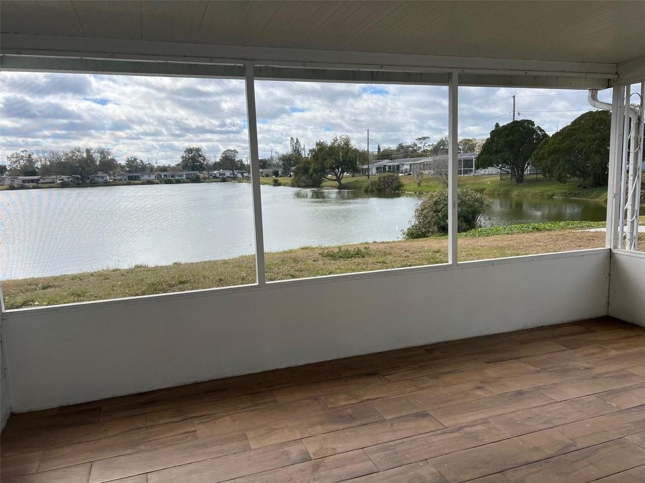 5046 Victoria Ln - Photo 3 of 24