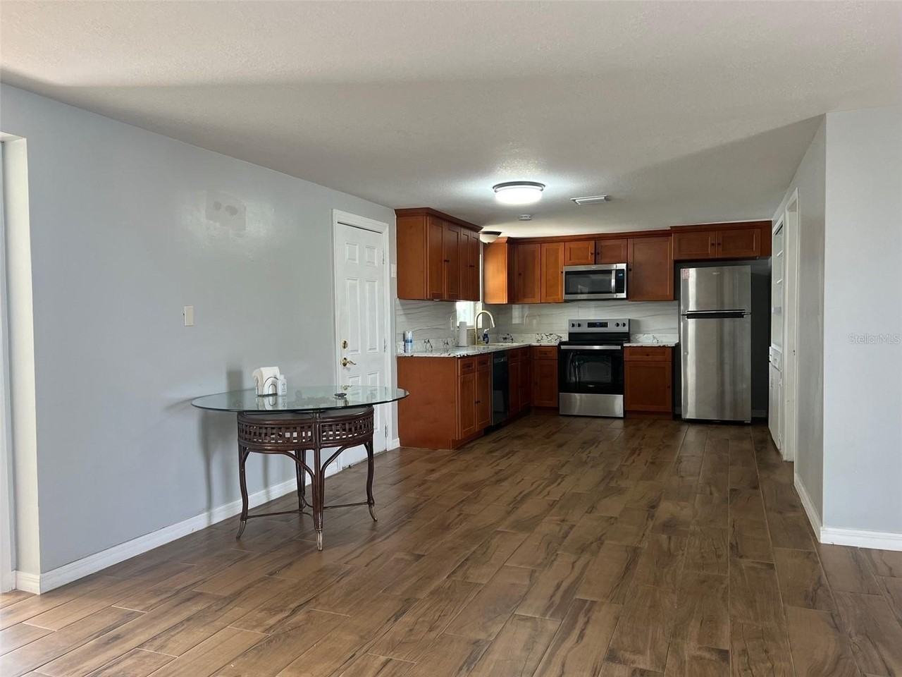 5046 Victoria Ln - Photo 4 of 24