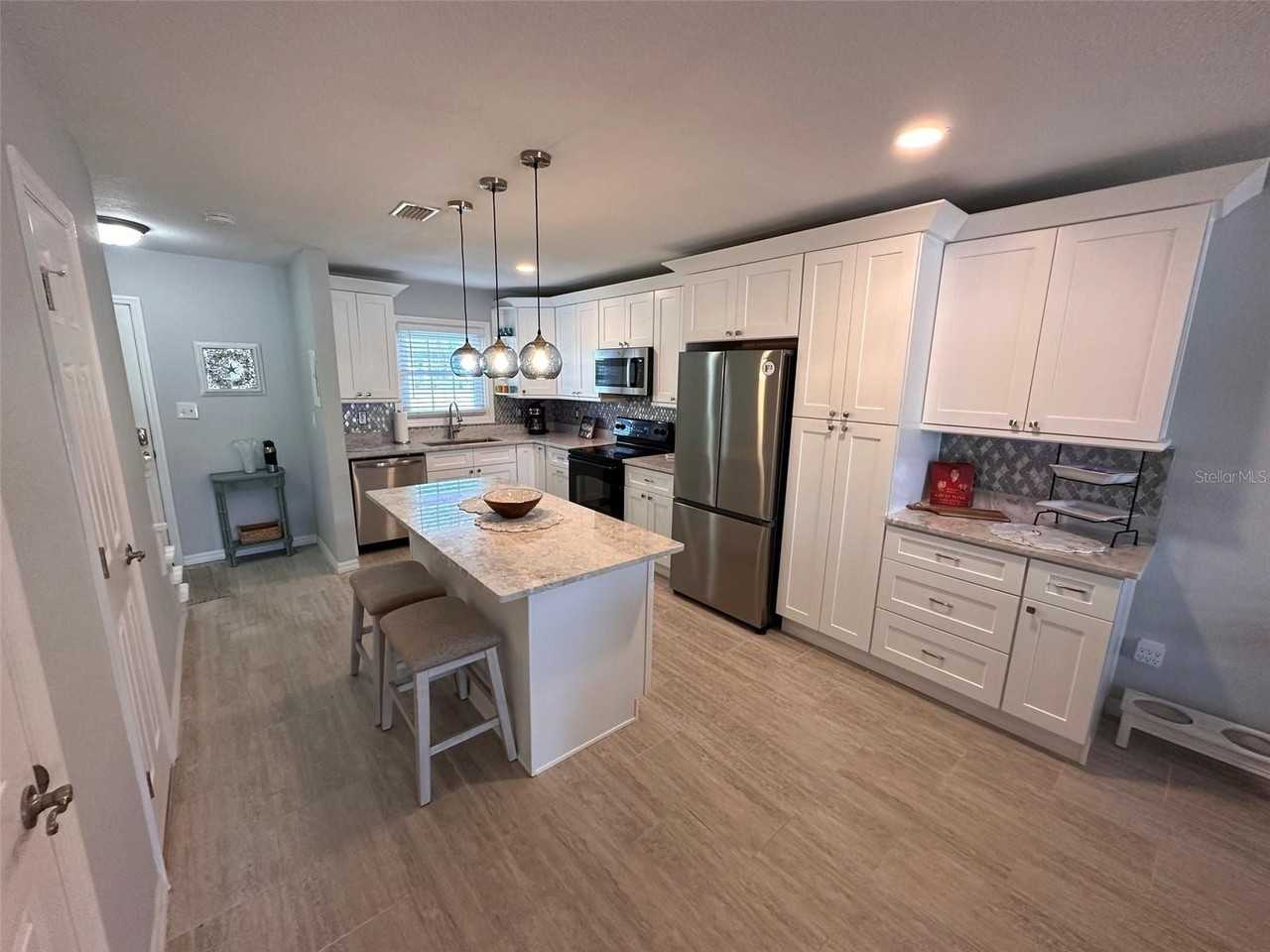 4750 Snook Dr Se - Photo 4 of 37