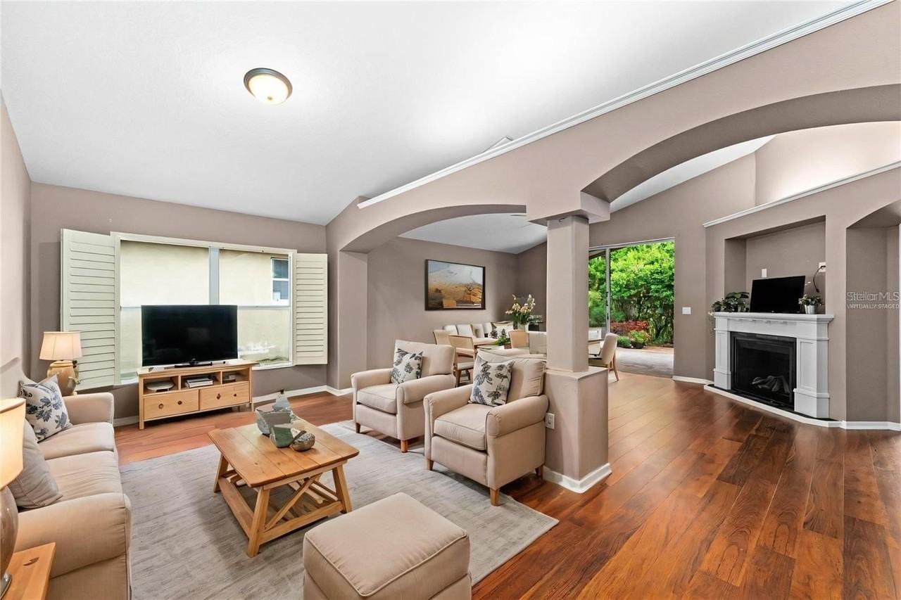 2522 Clareside Dr - Photo 2 of 14