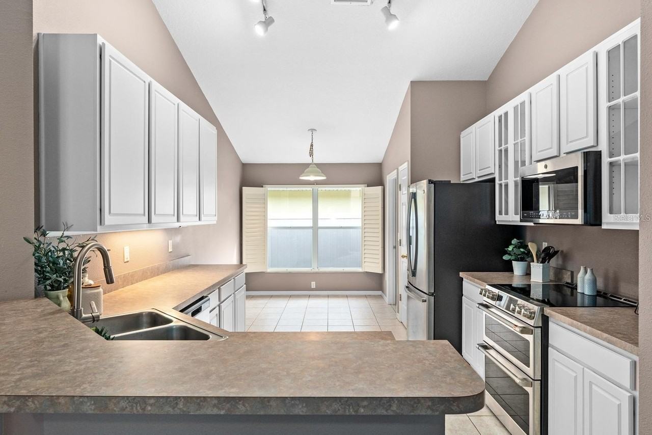 2522 Clareside Dr - Photo 5 of 14